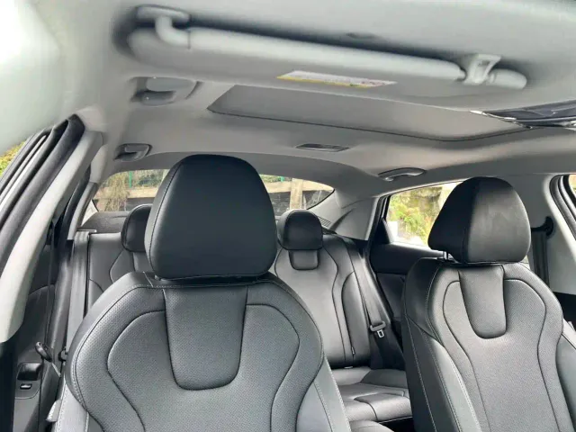 Hyundai Elantra — Фото автомобиля 11
