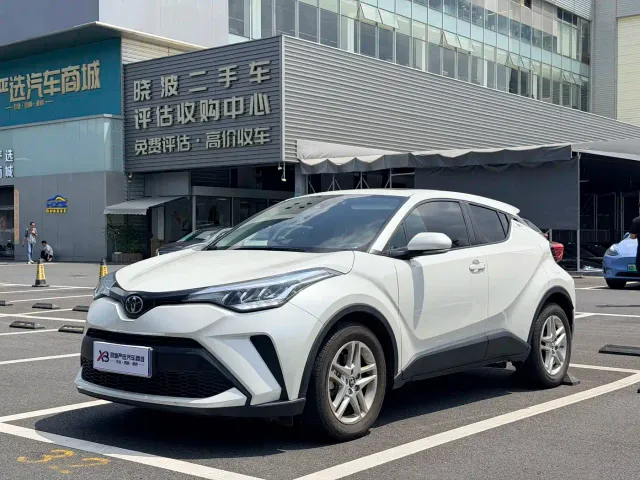 Фотография автомобиля — Toyota C-HR
