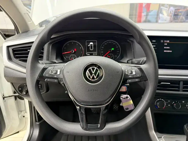 Volkswagen Polo — Фото автомобиля 11