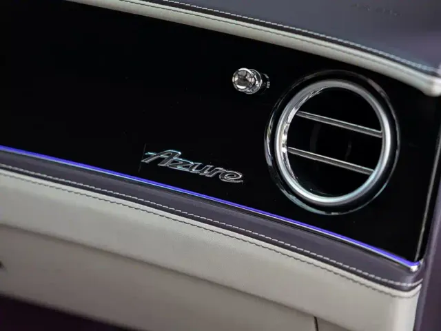 Bentley Flying Spur — Фото автомобиля 17