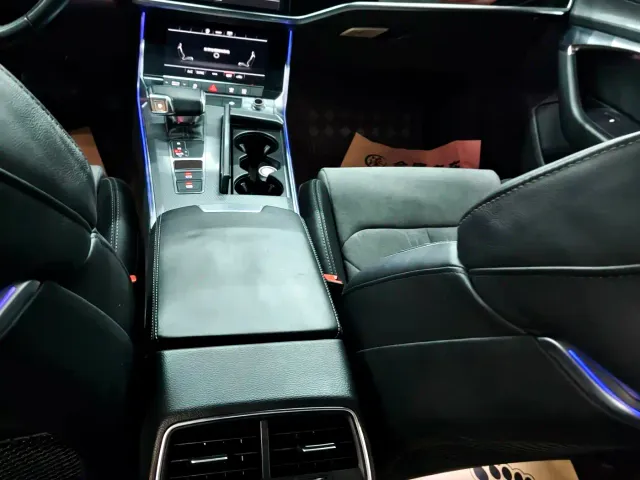 Audi A6L — Фото автомобиля 15