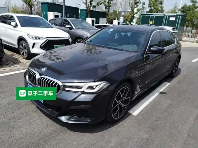Фотография автомобиля — BMW 5 Series