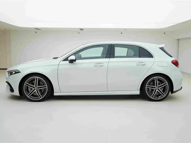 Mercedes-Benz Mercedes-Benz A-Class AMG (Import) 2020 AMG A 45 4MATIC+ — Фото автомобиля 3