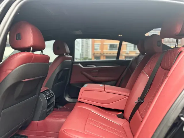 BMW 5 Series — Фото автомобиля 8
