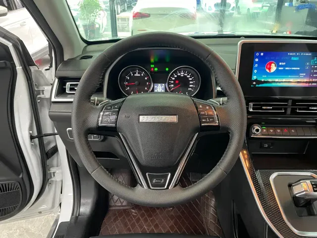 Haval M6 — Фото автомобиля 9