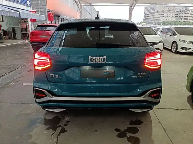 Audi Q2L — Фото автомобиля 5