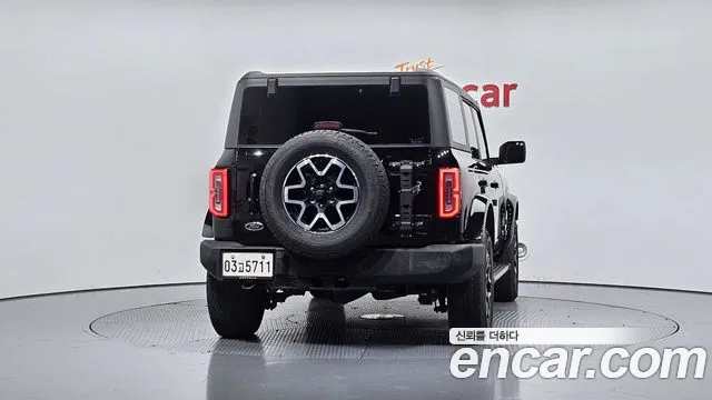 Ford Bronco — Фото автомобиля 4