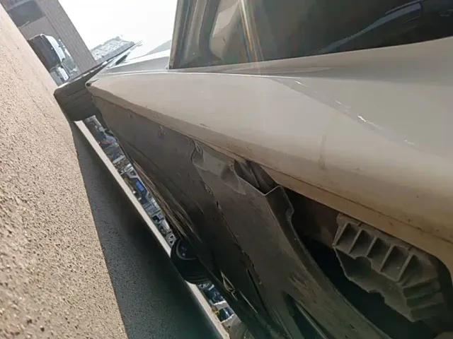 BMW 5 Series — Фото автомобиля 21