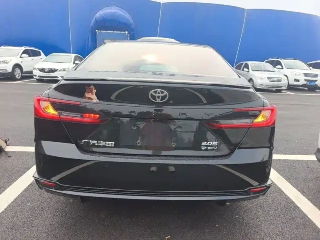 Toyota Camry — Фото автомобиля 5