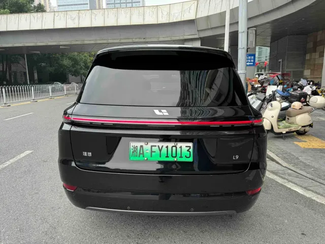 Li Auto Li Xiang L9 2022 Max — Фото автомобиля 4