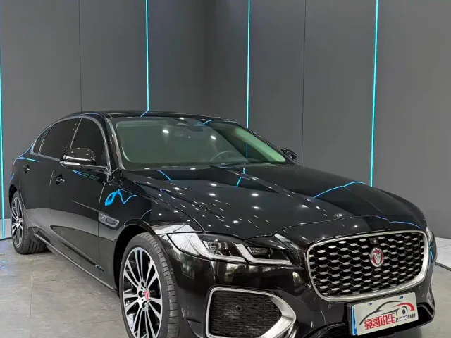 Jaguar XFL — Фото автомобиля 3