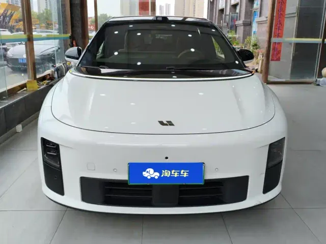 Li Auto Li Auto i6 2025 2WD Base Model — Фото автомобиля 2