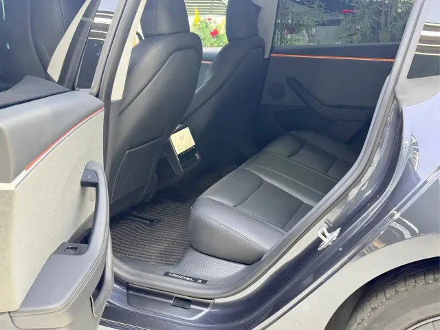 Tesla Model 3 — Фото автомобиля 9