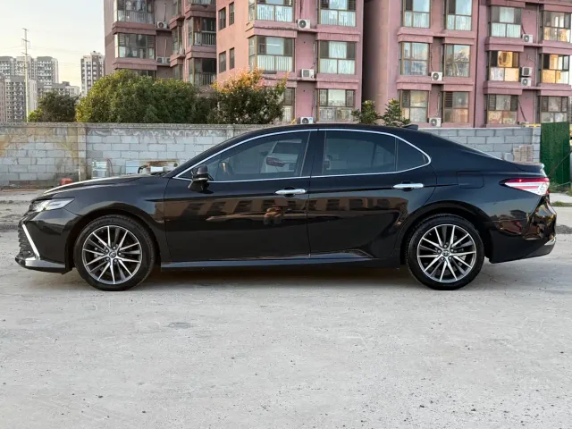 Toyota Camry — Фото автомобиля 3
