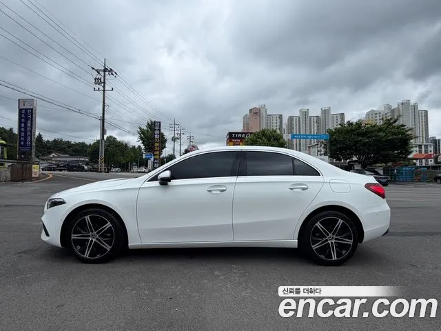 Mercedes-Benz A-Class — Фото автомобиля 3