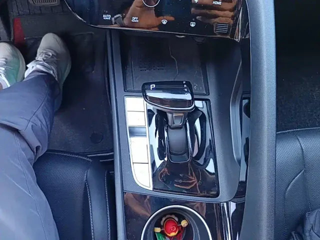 Hyundai Elantra — Фото автомобиля 13