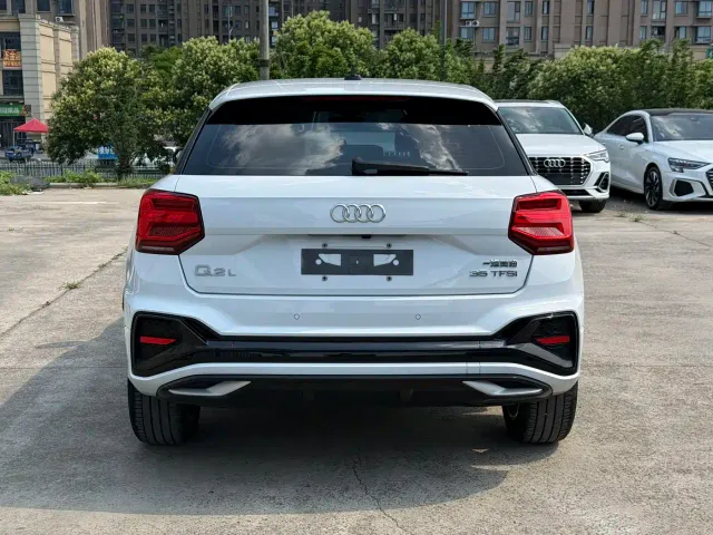 Audi Q2L — Фото автомобиля 8
