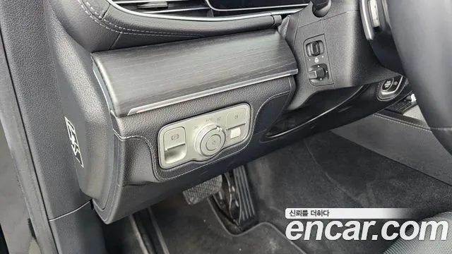 Mercedes-Benz GLE-Class — Фото автомобиля 27