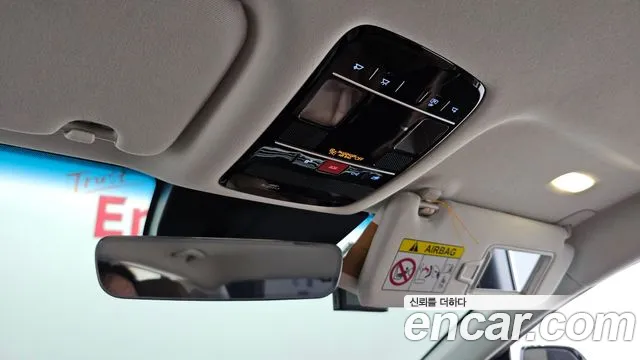 Hyundai Grandeur Grandeur (GN7) 2.5 Бензин 2WD — Фото автомобиля 17