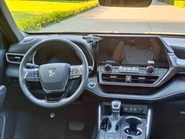 Toyota Crown Kluger — Фото автомобиля 6