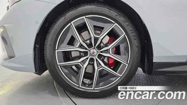 BMW 5-Series — Фото автомобиля 5