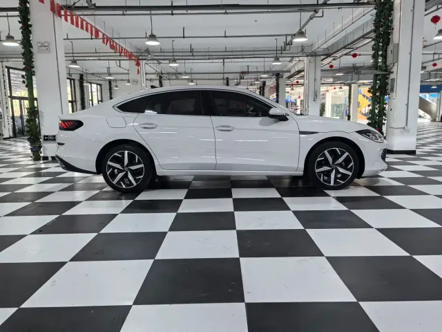 Volkswagen Lamando — Фото автомобиля 7