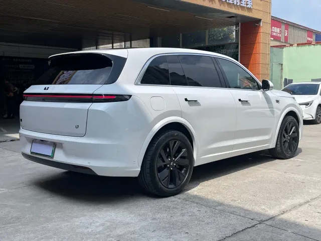 Li Auto L7 — Фото автомобиля 4