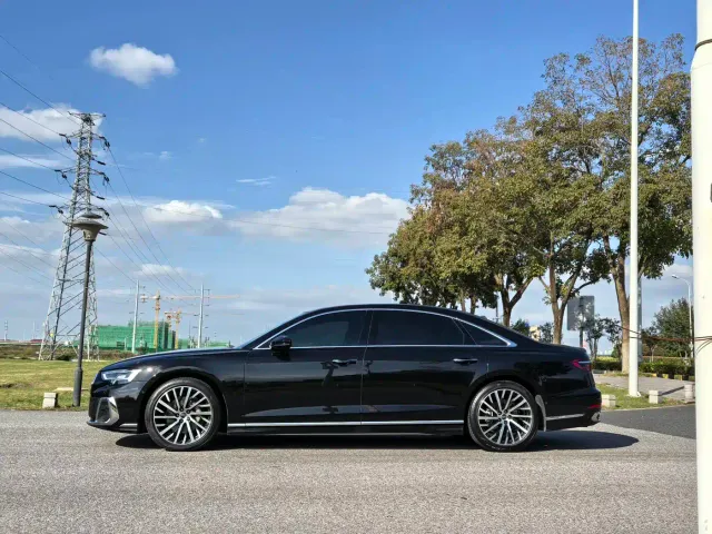 Audi A8 — Фото автомобиля 6