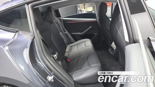 Tesla Model 3 — Фото автомобиля 17