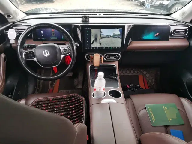 Leapmotor C11 — Фото автомобиля 12