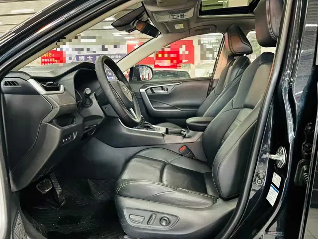 Toyota Wildlander — Фото автомобиля 7
