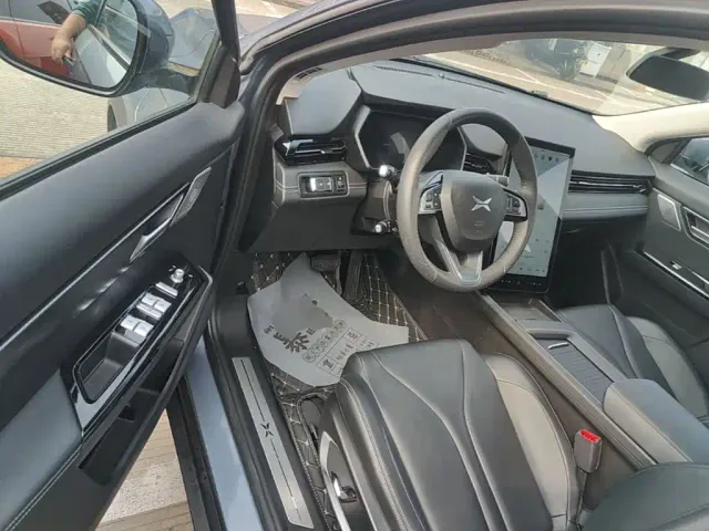 Xpeng G3 — Фото автомобиля 15