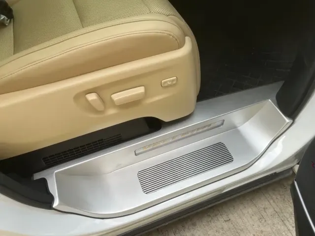 Toyota Vellfire — Фото автомобиля 10
