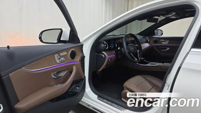 Mercedes-Benz E-Class — Фото автомобиля 10