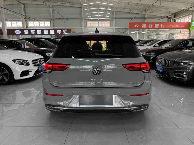 Volkswagen Golf — Фото автомобиля 5