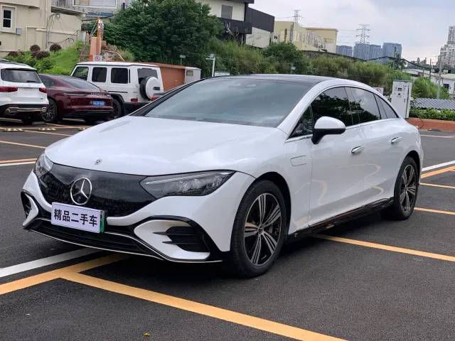 Фотография автомобиля — Mercedes-Benz EQE