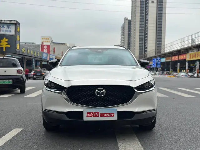 Фотография автомобиля — Mazda CX-30