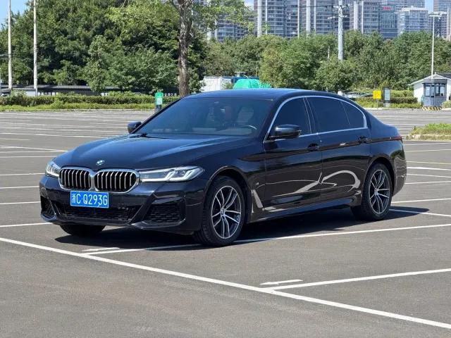 Фотография автомобиля — BMW 5 Series