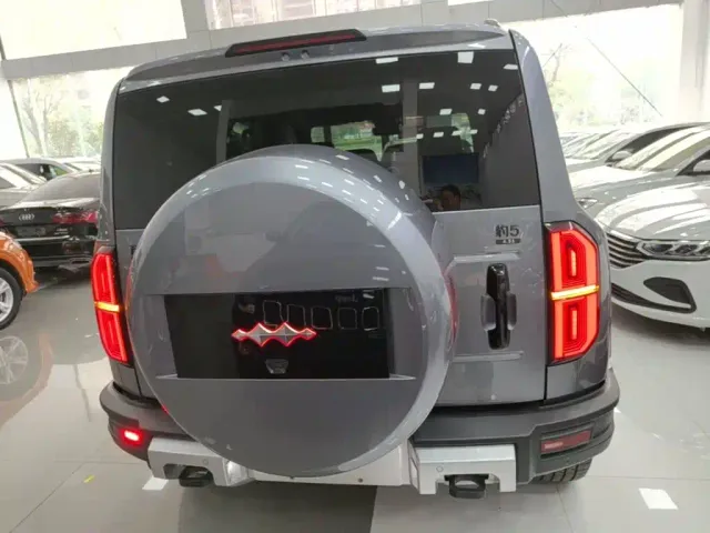 BYD FangChengBao Leopard 5 — Фото автомобиля 5