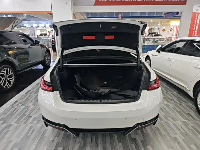 BMW i3 — Фото автомобиля 18