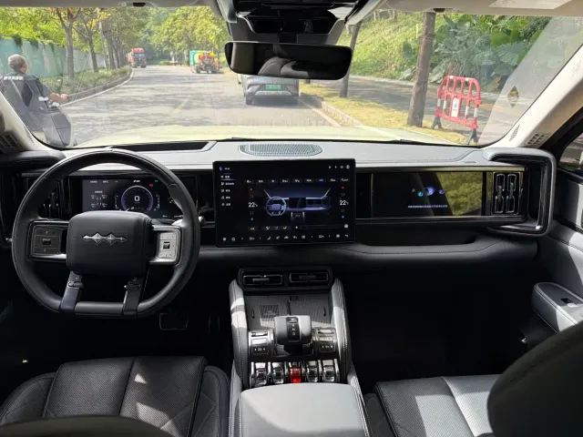 BYD FangChengBao Leopard 5 — Фото автомобиля 22