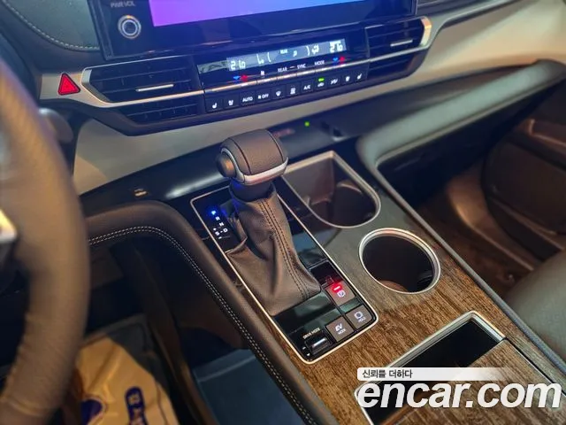 Toyota Sienna — Фото автомобиля 9
