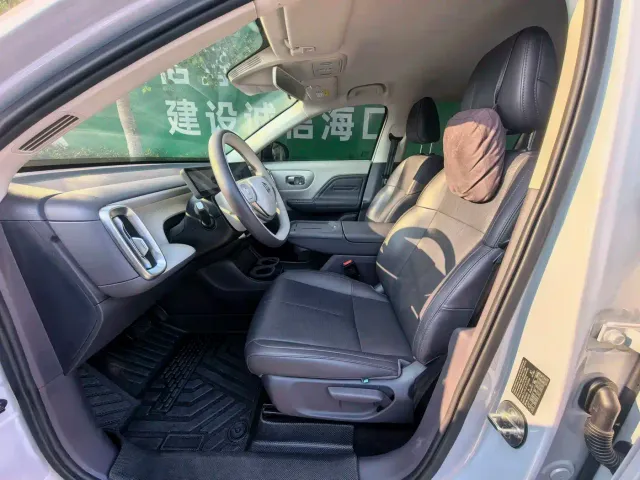 Leapmotor B10 — Фото автомобиля 5