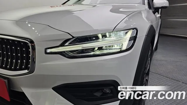 Volvo V60 — Фото автомобиля 21