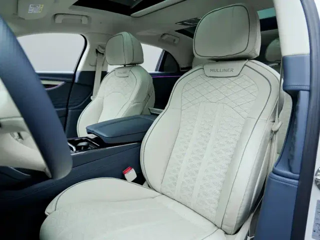Bentley Flying Spur — Фото автомобиля 12