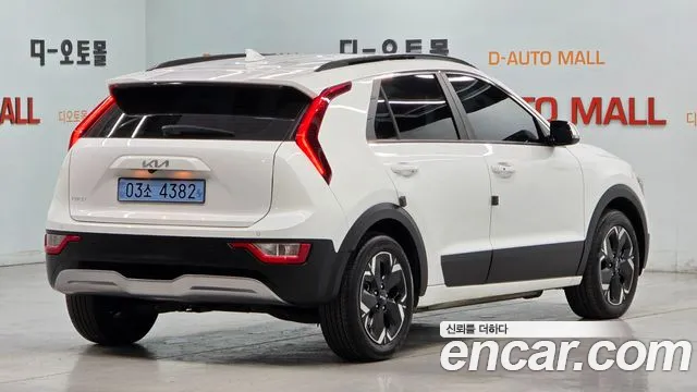 Kia Niro — Фото автомобиля 4