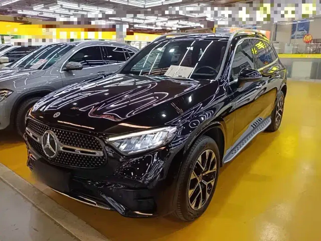 Фотография автомобиля — Mercedes-Benz GLC-Class