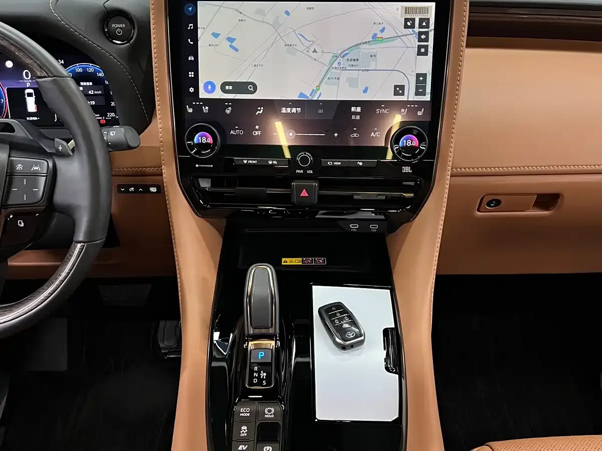 Toyota Alphard 2024 Hybrid 2.5L Ultimate Enjoyment Edition — Фото автомобиля 17