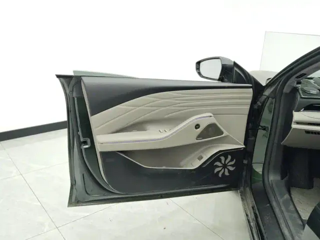 Geely Galaxy Xingyao 8 — Фото автомобиля 7
