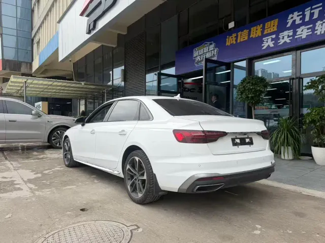 Audi A4L — Фото автомобиля 4